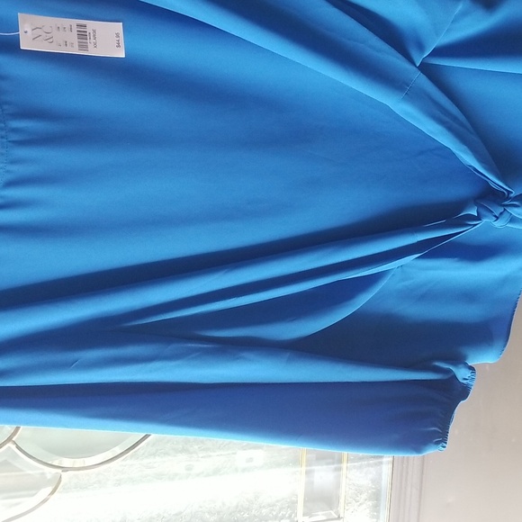NWT New York And Company Blue Women's blouse - Picture 5 of 9
